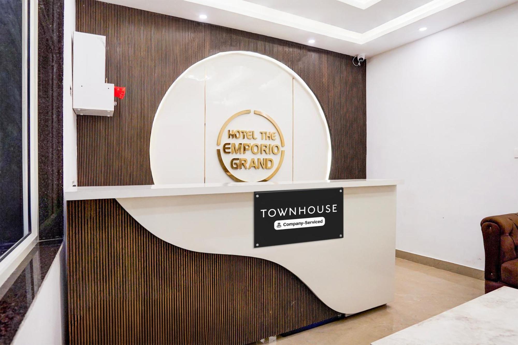 Townhouse Hotel Grand Emporio By Sbg Near Vaishali Metro Station Ghaziabad Esterno foto