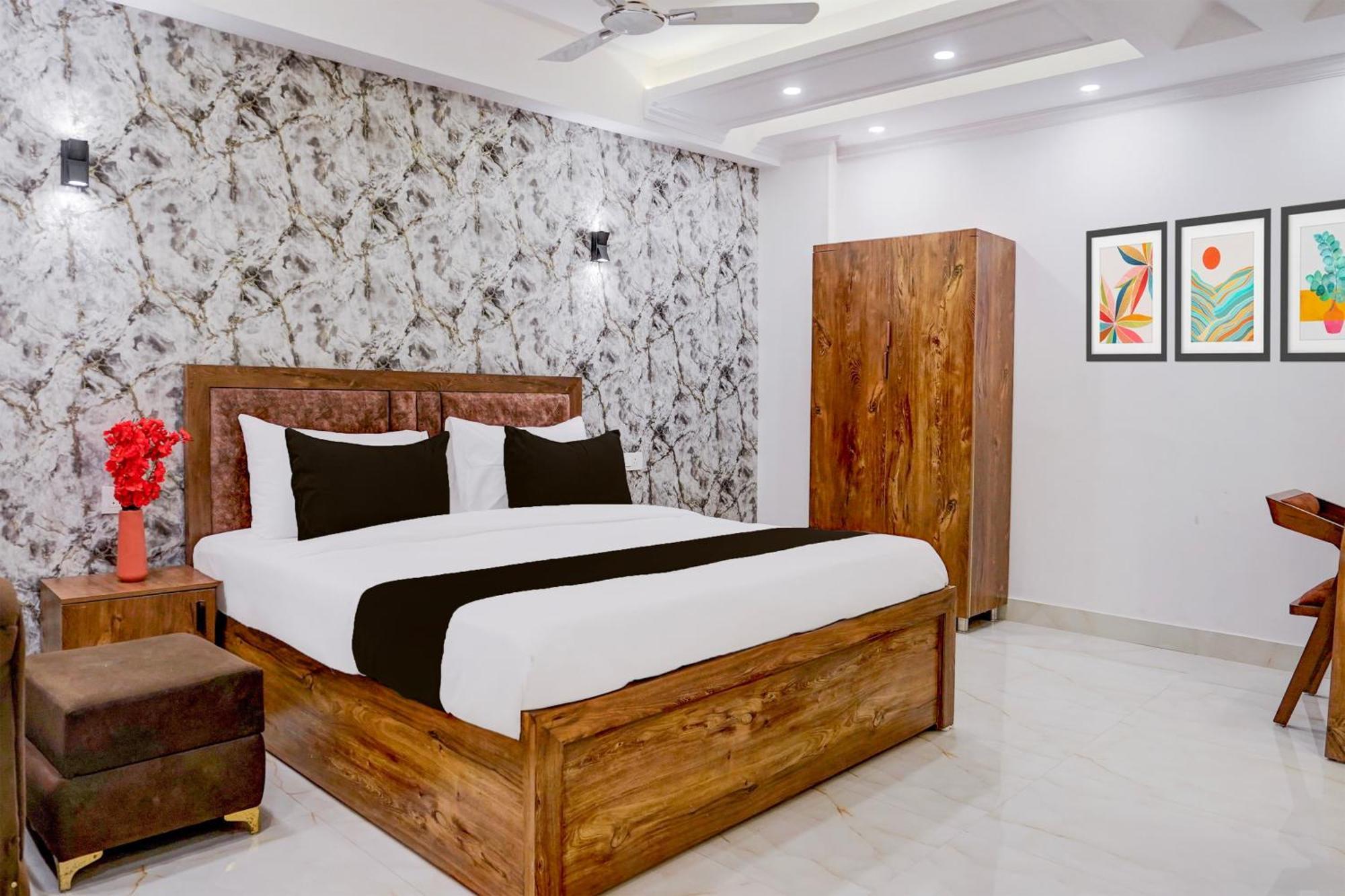 Townhouse Hotel Grand Emporio By Sbg Near Vaishali Metro Station Ghaziabad Esterno foto